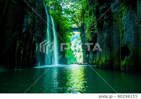 高千穂峡を代表する景勝地・神秘的な真名井の滝 高千穂峡を代表する景勝地・神秘的な真名井の滝 80298155