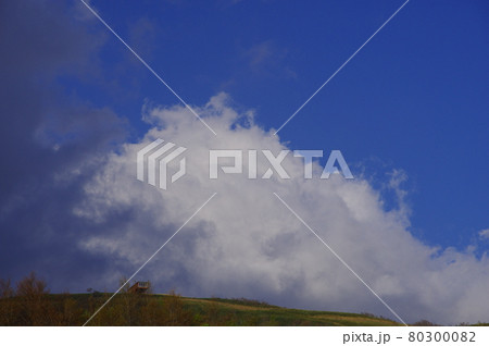 大きいマシュマロ雲 部子山 福井県 大きいマシュマロ雲 部子山 福井県 80300082