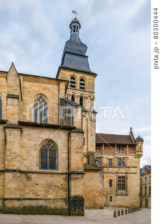 Sarlat Cathedral, France 80300444