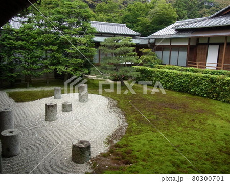 穏やかな京都の庭園と枯山水 穏やかな京都の庭園と枯山水 80300701
