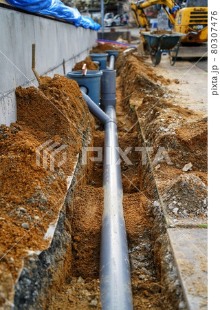 新築住宅の排水工事の配管状況 新築住宅の排水工事の配管状況 80307476