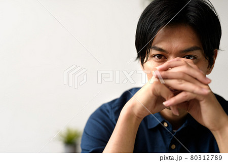 男性ポートレート 80312789