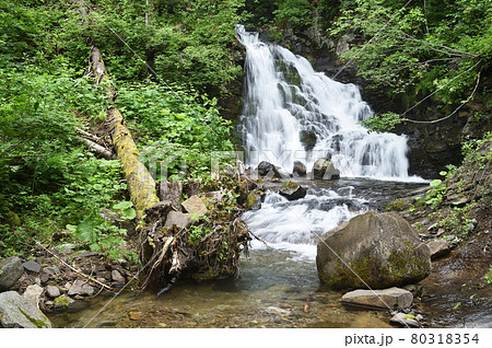 黒岩の滝（北海道・西興部村） 80318354