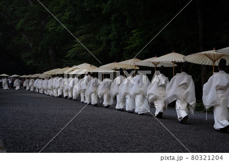 雨の伊勢神宮　大祓と周辺の風景 80321204