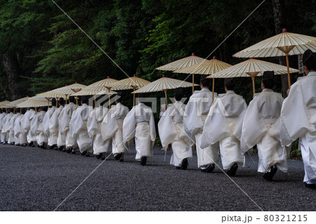 雨の伊勢神宮　大祓と周辺の風景 80321215