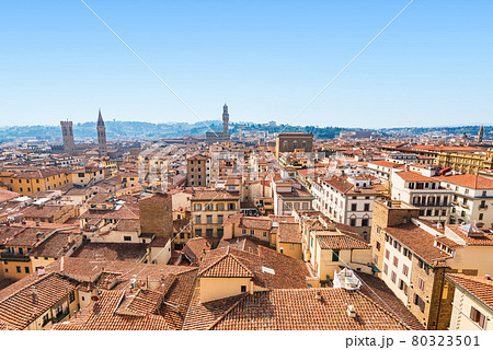 イタリア フィレンツェ旧市街の町並みの写真素材 [80323501] - PIXTA