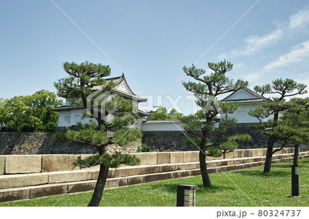 大阪城大手口から重要文化財の千貫櫓と多聞櫓西面 大阪城大手口から重要文化財の千貫櫓と多聞櫓西面 80324737