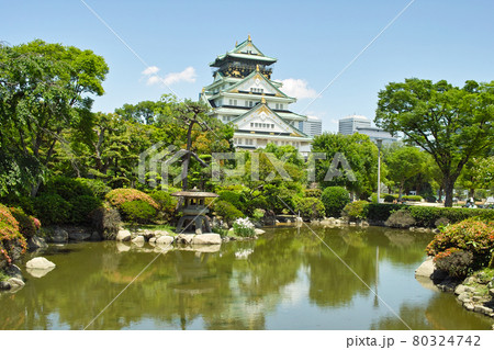 日本庭園からの大阪城天守閣 80324742