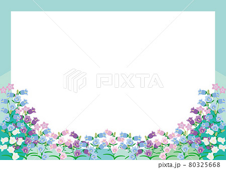 一面のカンパニュラの花畑 きれいな壁紙背景テンプレートのイラスト素材