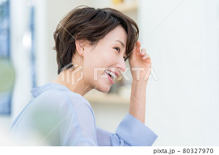 ミドル女性 80327970