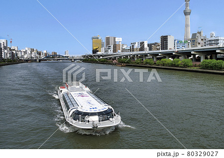 東京クルーズ　隅田川　厩橋（うまやばし）にて　　　 80329027