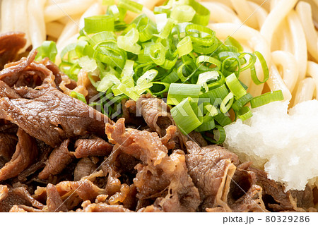 牛肉おろしぶっかけうどん(冷)のアップ。 牛肉おろしぶっかけうどん(冷)のアップ。 80329286