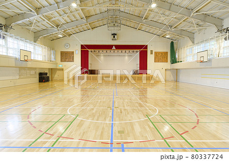 学校の体育館 80337724