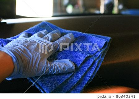車内の水拭き 車内の水拭き 80340341