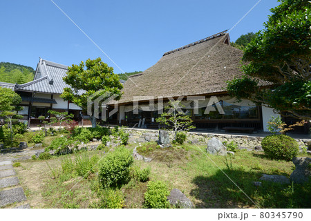 禅定寺 庭園と本堂 京都府宇治田原 禅定寺 庭園と本堂 京都府宇治田原 80345790