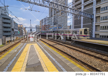 京王線 新宿行き 府中駅 府中駅ホーム 京王線 新宿行き 府中駅 府中駅ホーム 80347701