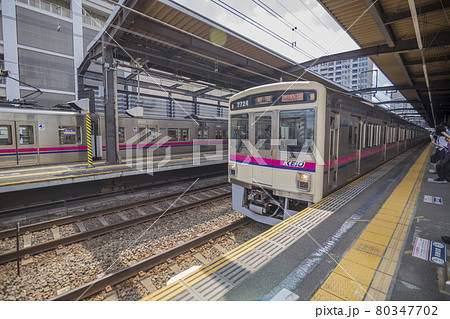 京王線　新宿行き　府中駅　府中駅ホーム 80347702
