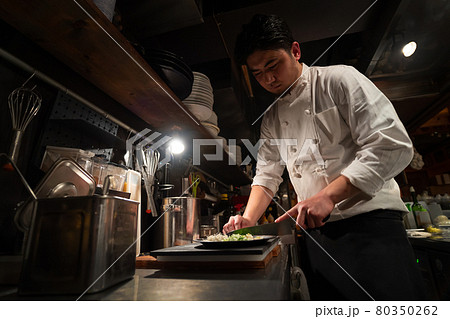 料理人 調理 レストラン  80350262