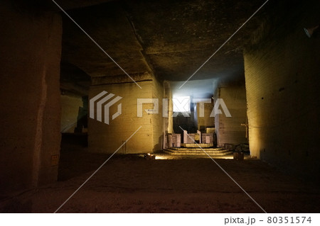 栃木県宇都宮市の大谷資料館の内部の風景 80351574