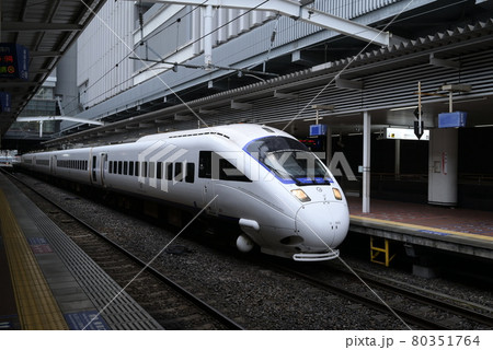 JR九州　博多駅に停まる特急かもめ 80351764