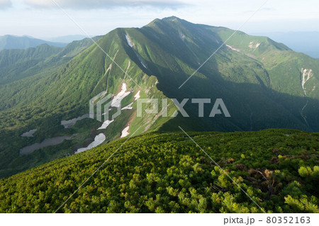 日高山脈朝の幌尻岳 日高山脈朝の幌尻岳 80352163