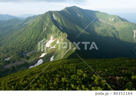 日高山脈朝の幌尻岳 日高山脈朝の幌尻岳 80352164