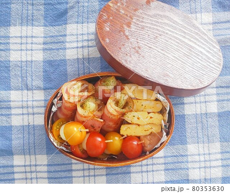 ピクニック用お弁当 80353630