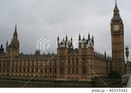 ビック ベンと国会議事堂 ロンドン イギリスの写真素材