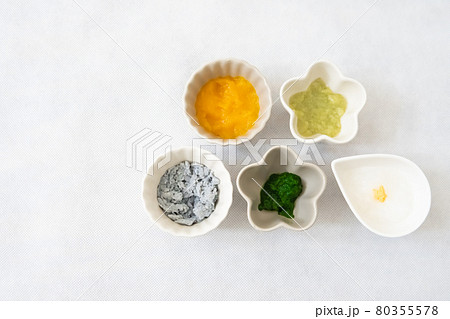 初期の離乳食 初期の離乳食 80355578