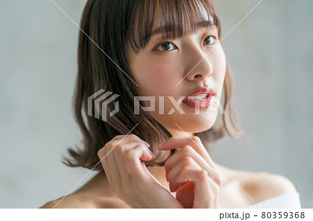 10代後半女子の美髪 80359368