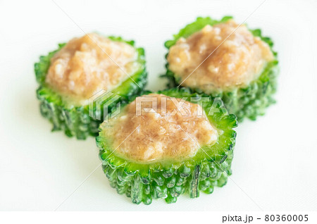 ゴーヤーの肉詰め作り 80360005