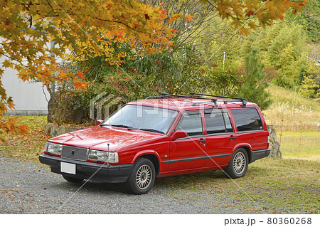 【赤いボルボ940ワゴン】 VOLVO アウトドア・キャンプイメージ 【赤いボルボ940ワゴン】 VOLVO アウトドア・キャンプイメージ 80360268