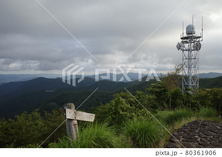 日本の山の風景 80361906