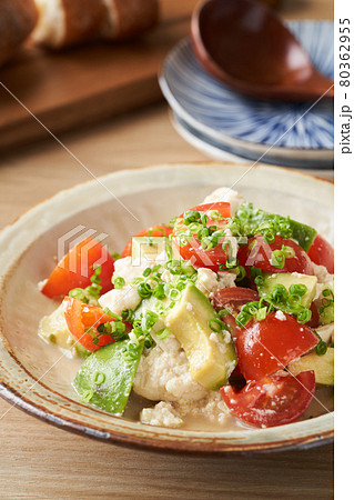 豆腐とアボカドのサラダ 豆腐とアボカドのサラダ 80362955