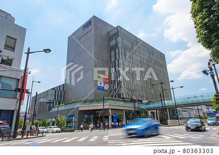 都市風景 二子玉川駅前のスクランブル交差点 東京都世田谷区 都市風景 二子玉川駅前のスクランブル交差点 東京都世田谷区 80363303