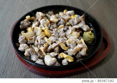 地鶏の炭火焼 80367182