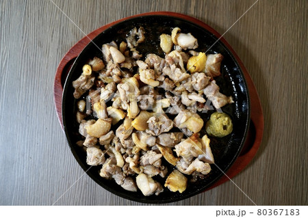 地鶏の炭火焼 80367183