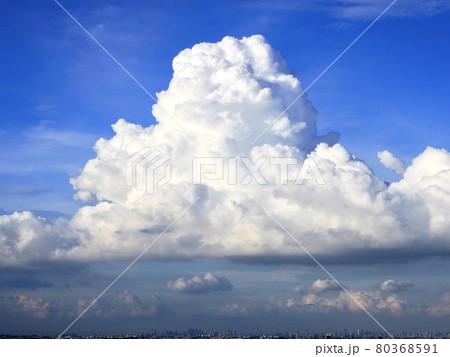 入道雲　積乱雲と青空 80368591
