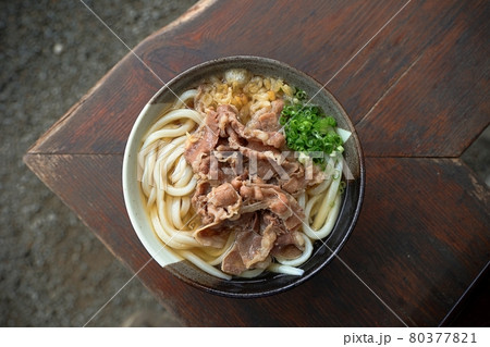 甘い肉のさぬきうどん 80377821