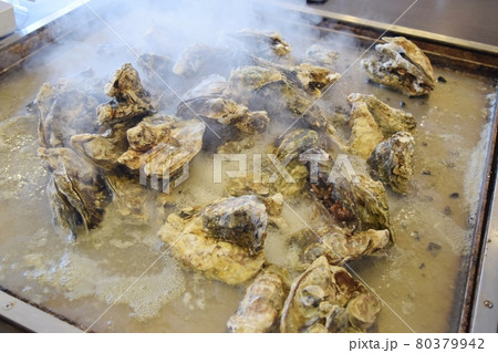 蒸し牡蠣 80379942