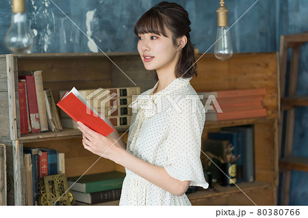 読書好き 80380766