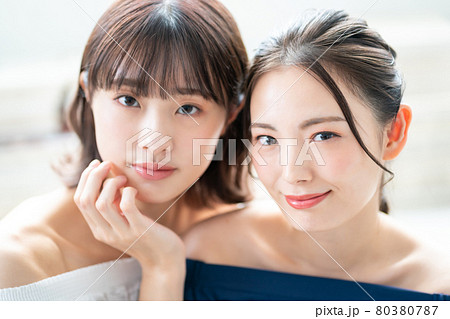 若い女性の美容 80380787