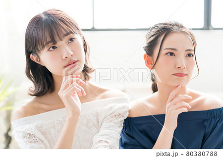 若い女性が抱く美容の疑問 若い女性が抱く美容の疑問 80380788