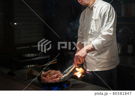 料理人 レストラン 調理 料理人 レストラン 調理 80381847