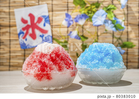 かき氷 イチゴ ブルーハワイ 夏イメージ かき氷 イチゴ ブルーハワイ 夏イメージ 80383010