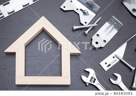 住宅と建築用金具 80385093