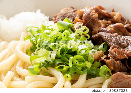 牛肉おろしぶっかけうどん(冷)のアップ。 牛肉おろしぶっかけうどん(冷)のアップ。 80387028