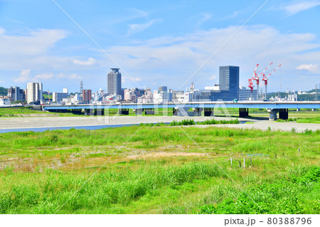 関戸橋／多摩川を下流／府中市方面より望む(東京都府中市)【2021.7】 80388796