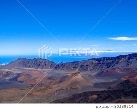 マウイ島・ハレアカラ山のクレーター 80389214