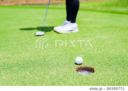 ゴルフ グリーン パッティング 【 アウトドア スポーツ の イメージ】 ゴルフ グリーン パッティング 【 アウトドア スポーツ の イメージ】 80390751